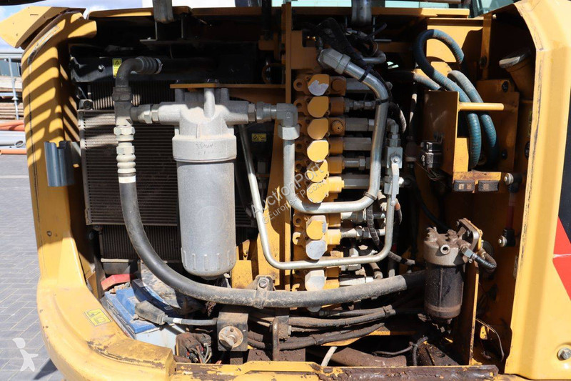 جرافة Caterpillar 308E2