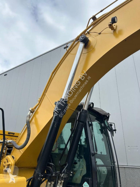 Excavator Caterpillar 320
