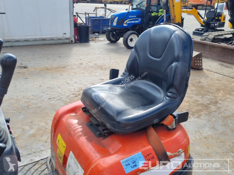 Lopatový nakládač Kubota K008-3