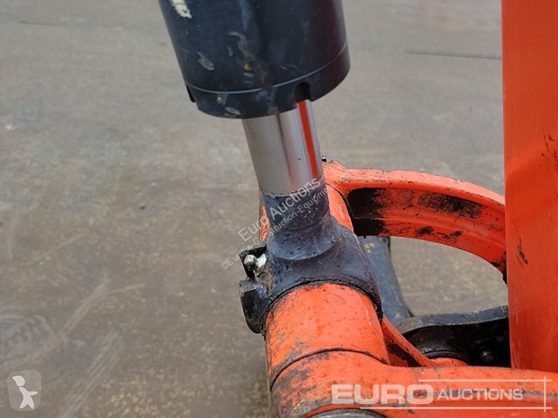 Lopatový nakládač Kubota KX015-4