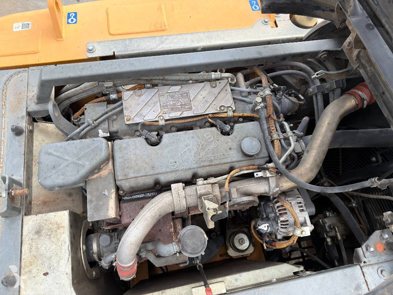 جرافة Liebherr R922 SLC