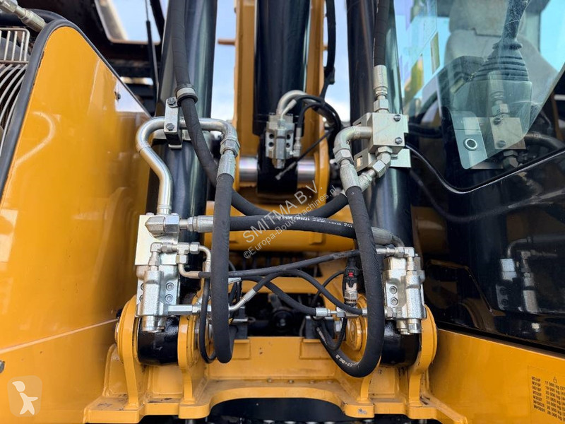 جرافة Caterpillar F