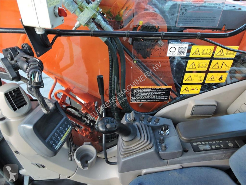 جرافة Hitachi ZX135