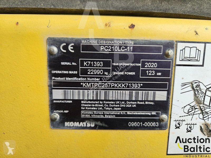 جرافة Komatsu 11