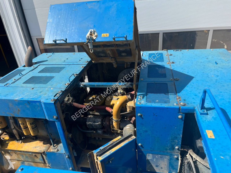 Rýpadlo Caterpillar 390F