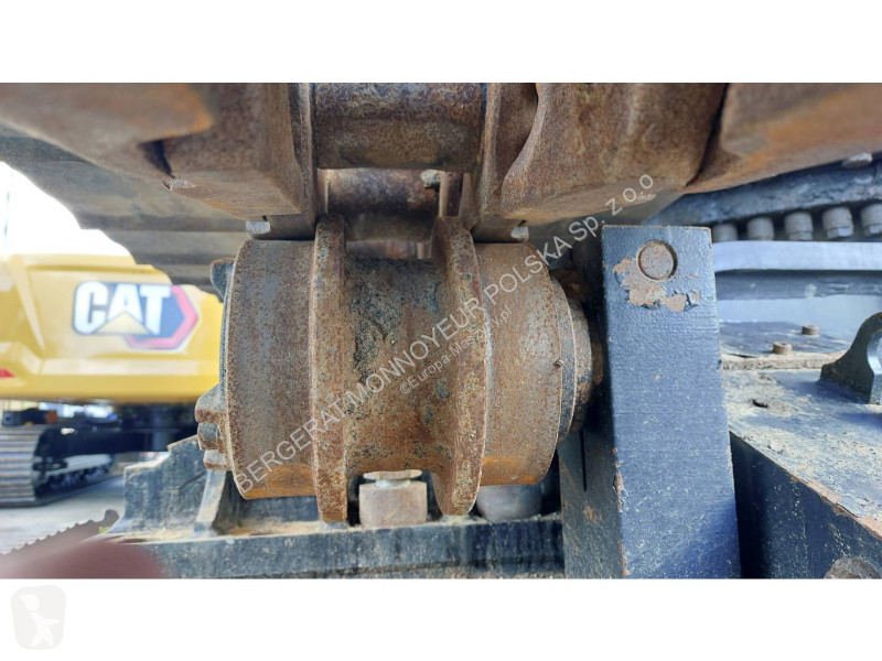 Lopatový nakládač Caterpillar 352