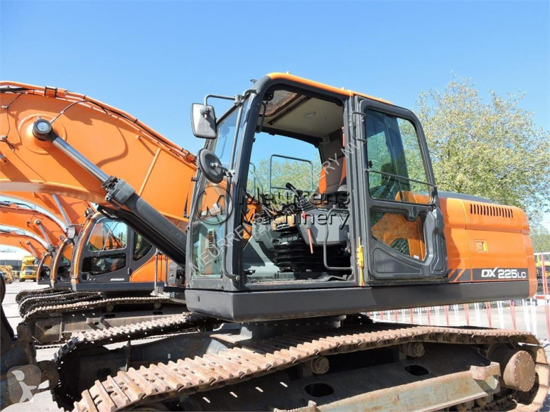 جرافة Doosan
