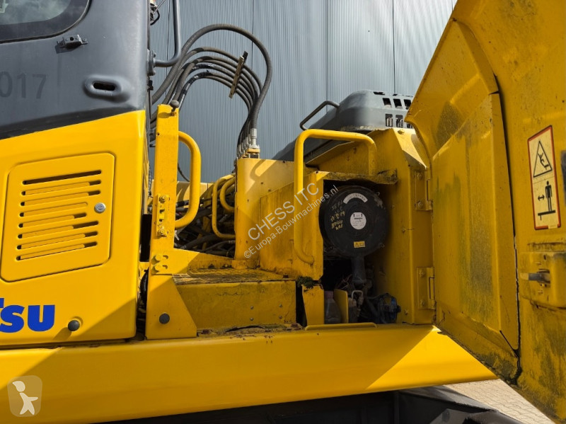 جرافة Komatsu 220-7 - 220 - 200 -
