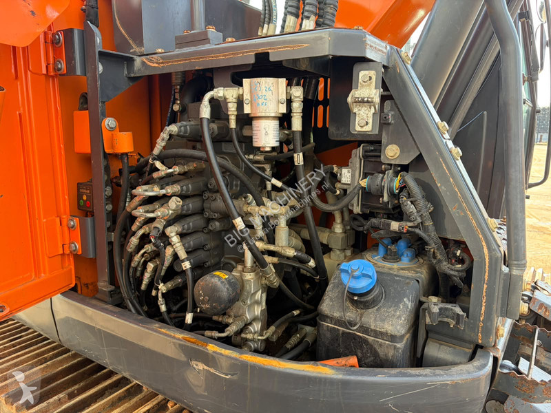 جرافة Doosan 5