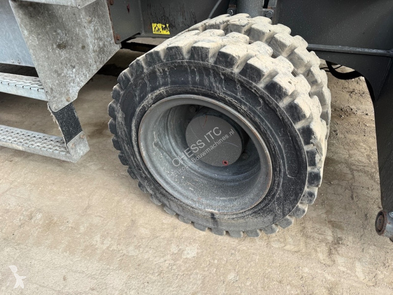 جرافة Sennebogen 817 E - 817M E - 818 E - E