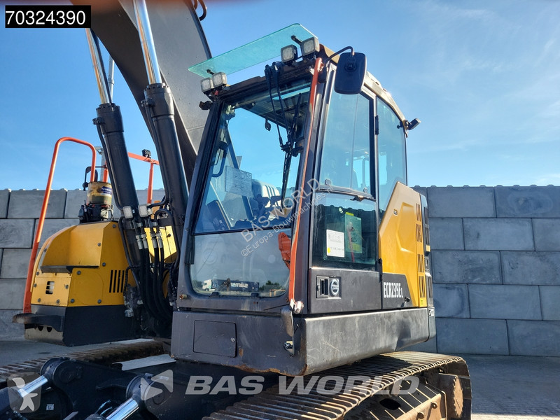 Lopatový nakládač Volvo ECR235 E L Tiltrotator...