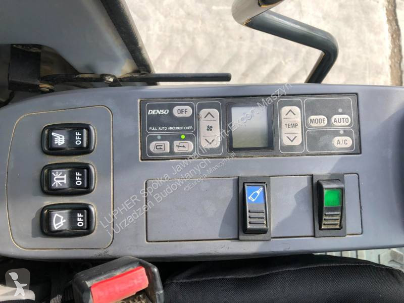 Lopatový nakládač Komatsu PW180-7E0