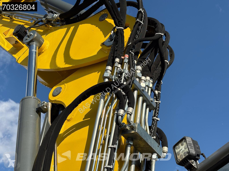 جرافة Wacker Neuson Powertilt