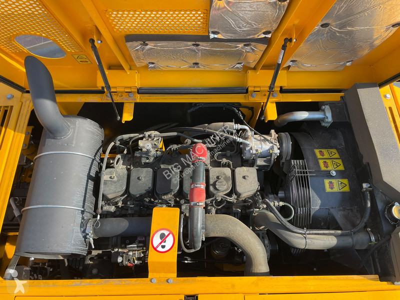 جرافة JCB 205