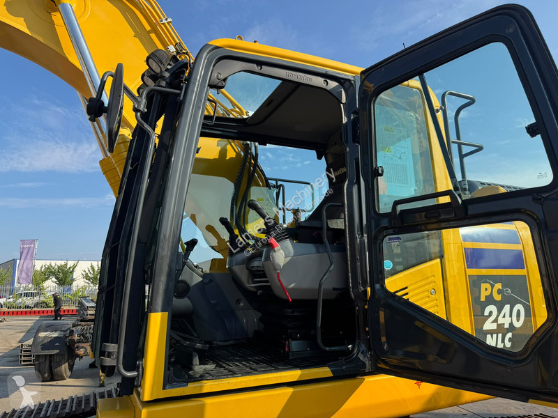جرافة Komatsu NLC11