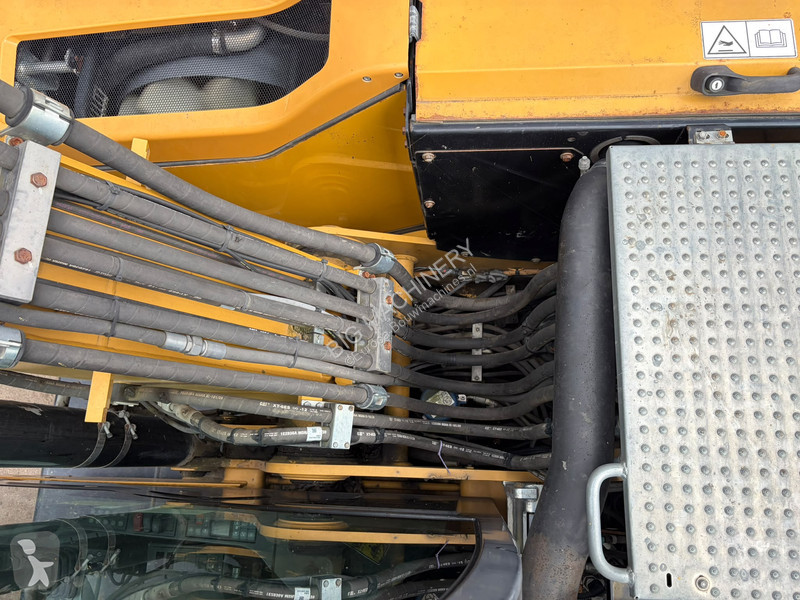 جرافة Caterpillar F