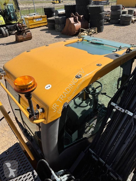 جرافة Volvo (Two Buckets)