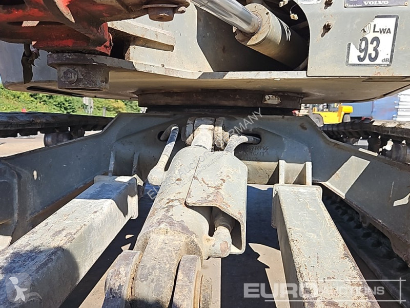 Экскаватор Volvo ECR25D