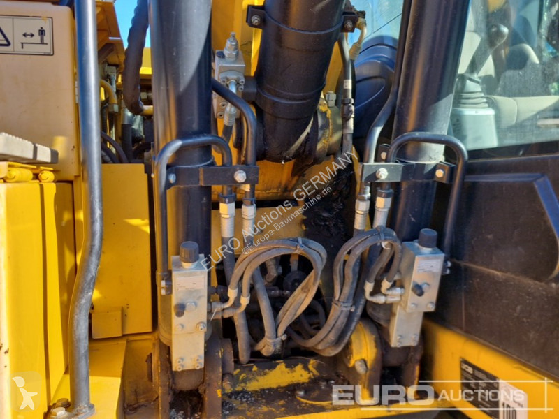 جرافة JCB