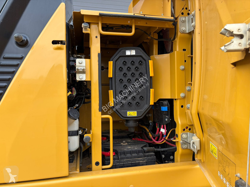 Lopatový nakládač Caterpillar 07A