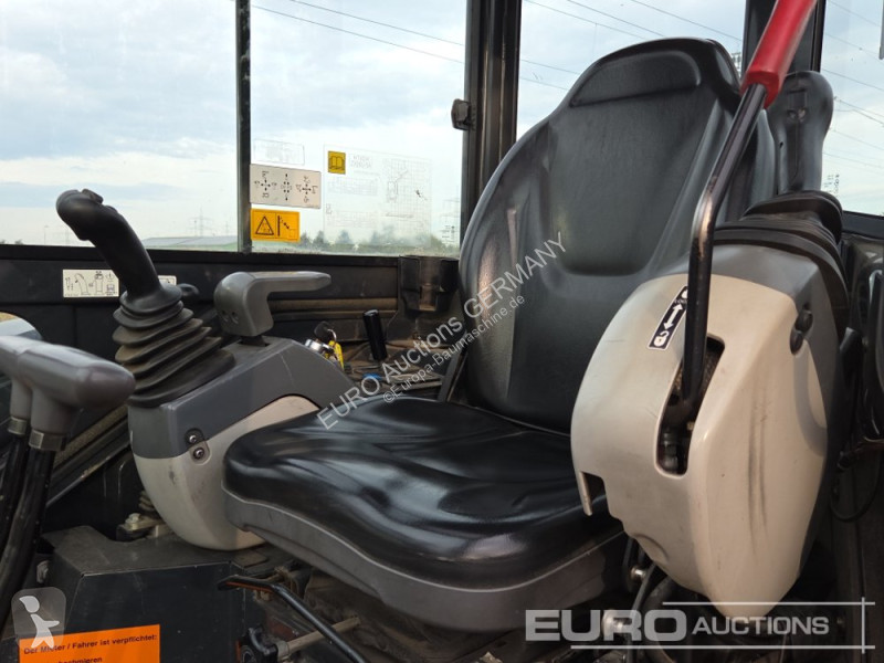 جرافة Hitachi ZX26U-5A CR