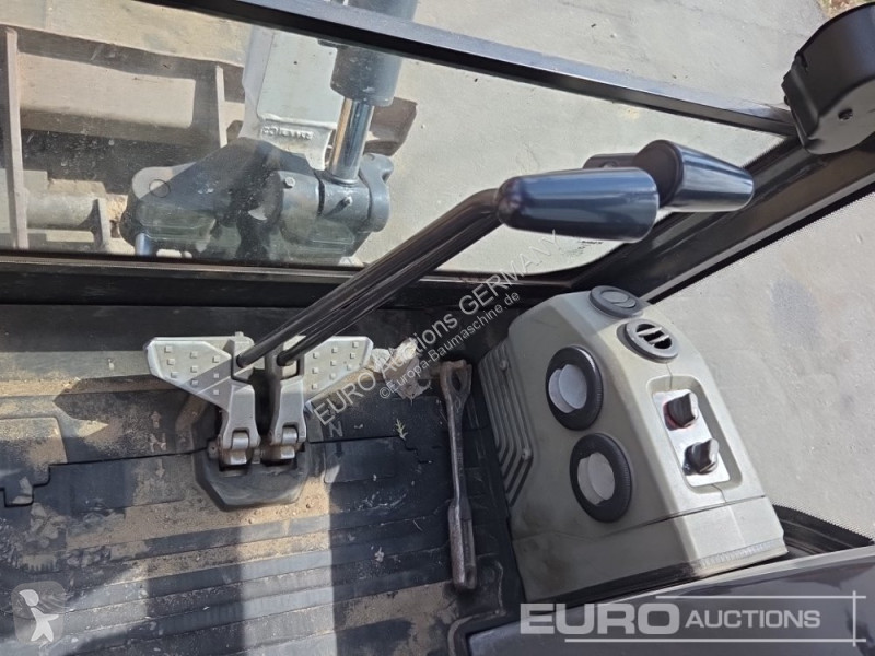Багер Bobcat E20