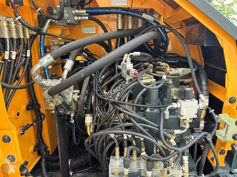 جرافة Hyundai HX130 LCR