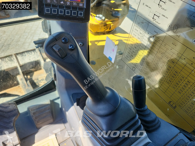 Lopatový nakládač Caterpillar CR