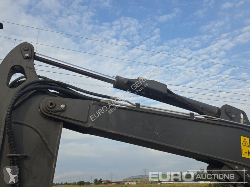 Багер Volvo ECR50F