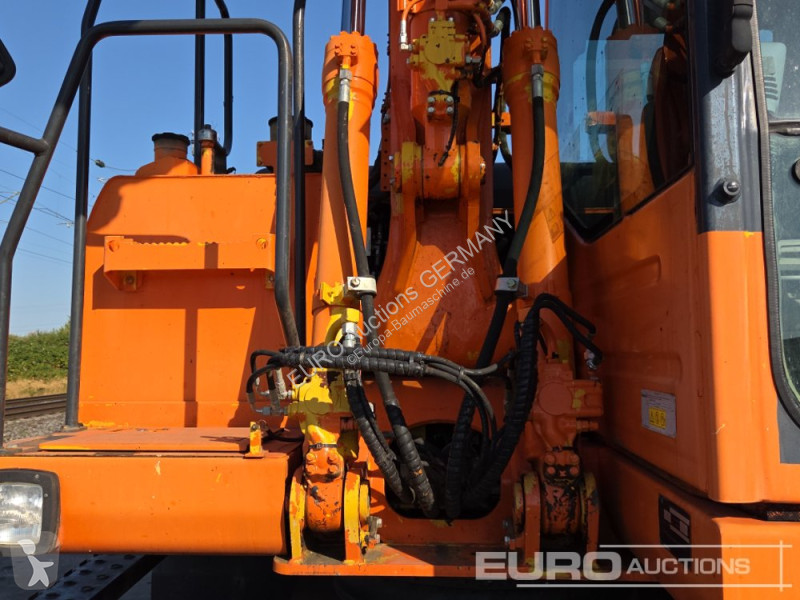 جرافة Komatsu PW148-8