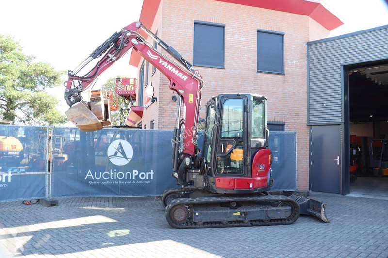 Lopatový nakládač Yanmar VIO50-6B