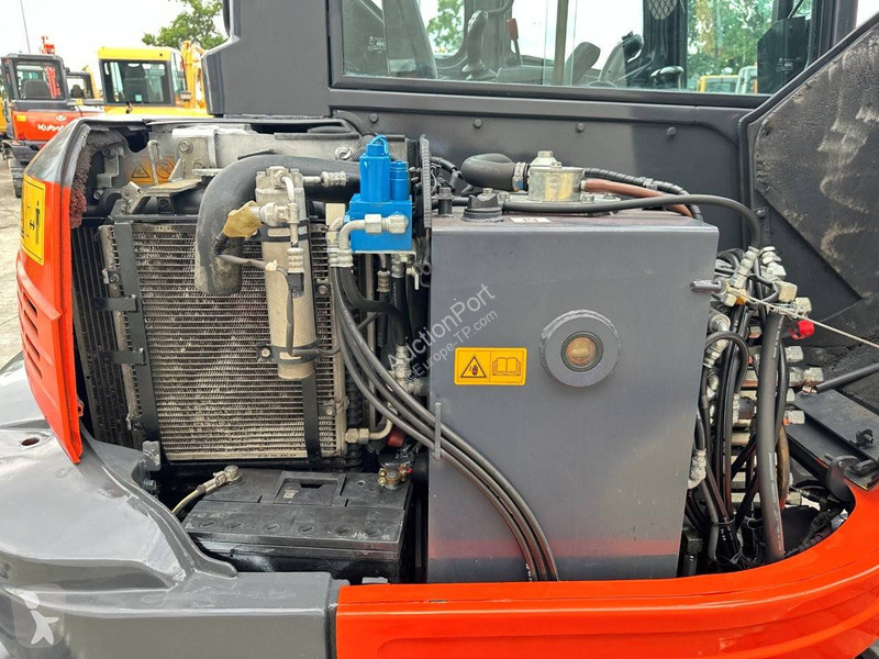 Excavadora Kubota SZ