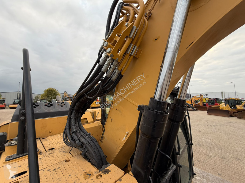 Pelle Caterpillar FLCR