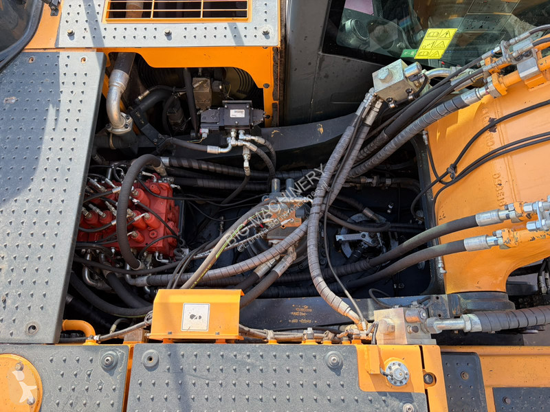 Excavadora Hyundai HX330NL