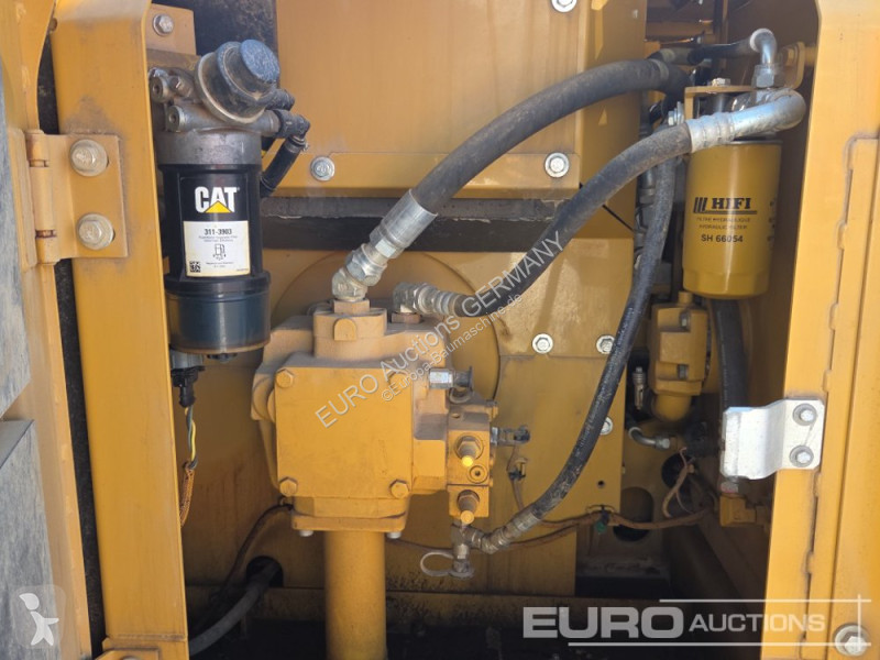 Excavadora Caterpillar GC