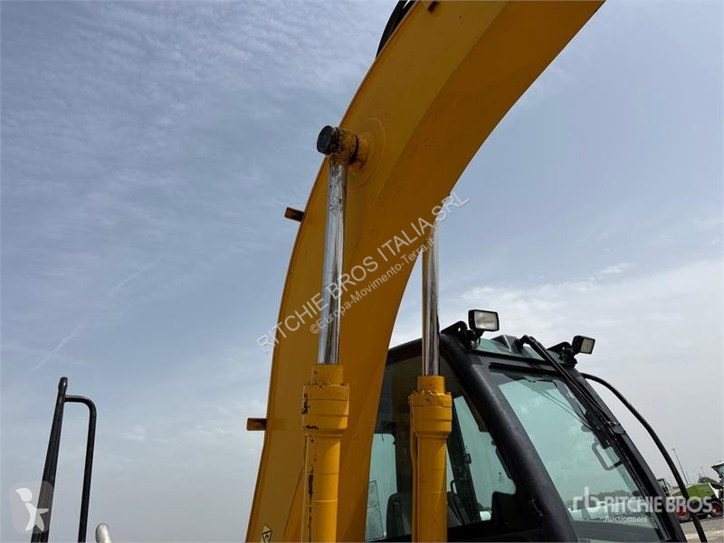 Екскаватор JCB