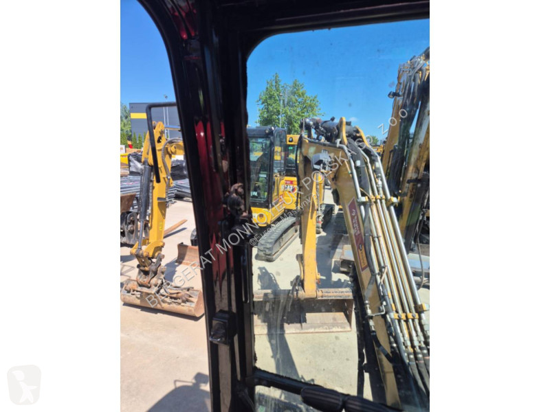 Escavadora Caterpillar 303.5E2CR