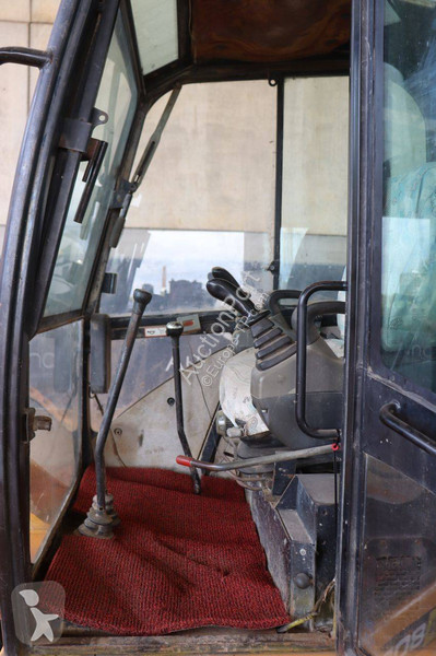 جرافة JCB 8056