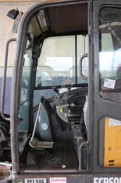 Excavadora Volvo ECR50D