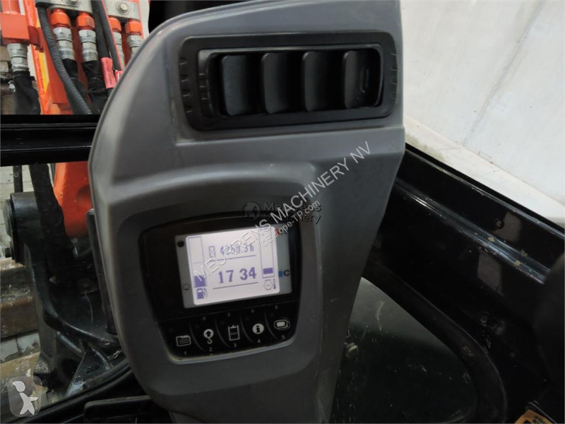 جرافة Kubota U48-4