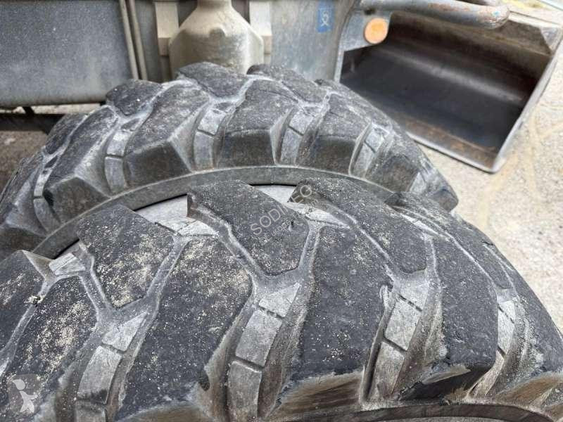 Pelle Liebherr A  COMPACT