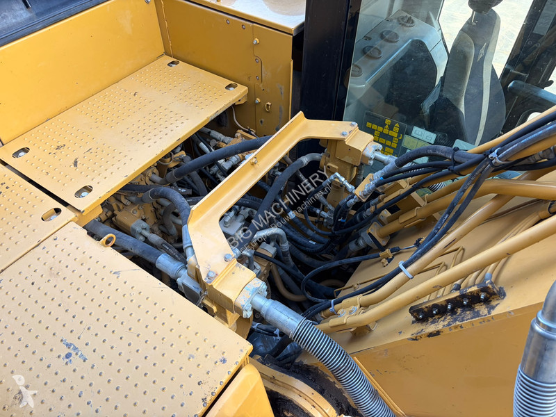 Багер Caterpillar 320FL