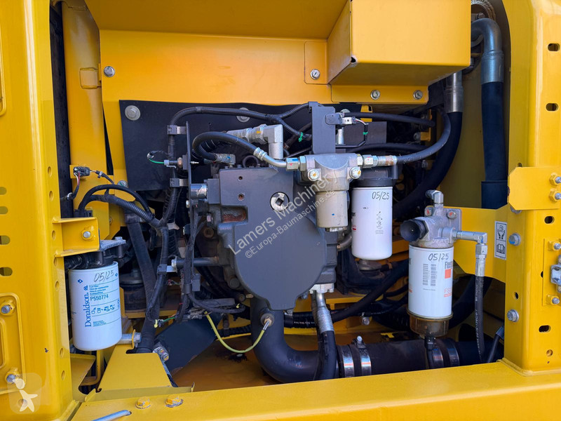 Багер Komatsu PC 210-11 .