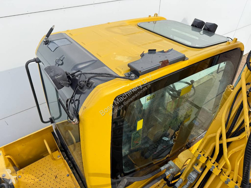 Pelle Komatsu - Triple Boom / Blade / Hammer Lines