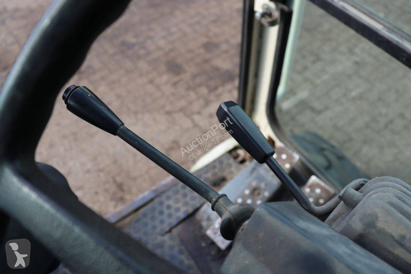 جرافة Schaeff TW85