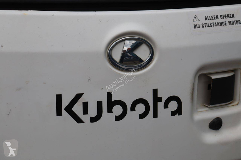 جرافة Kubota