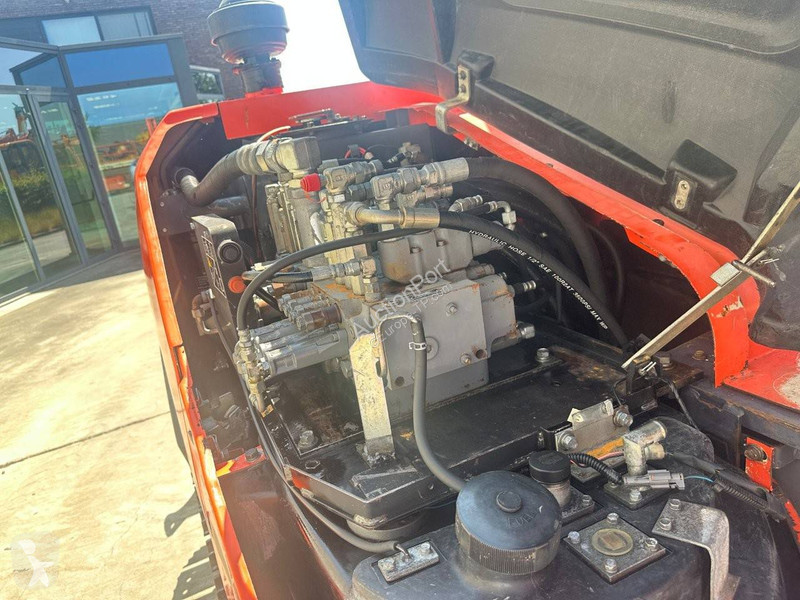 Багер Kubota KX185-3