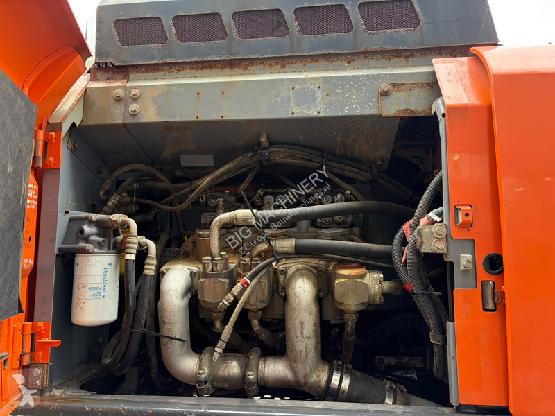 جرافة Hitachi LC-6