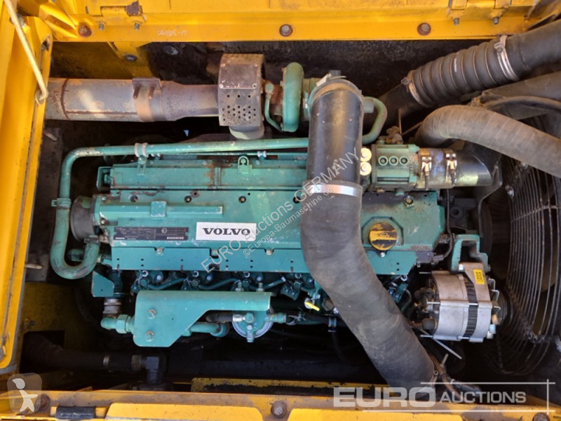 جرافة Volvo EC240
