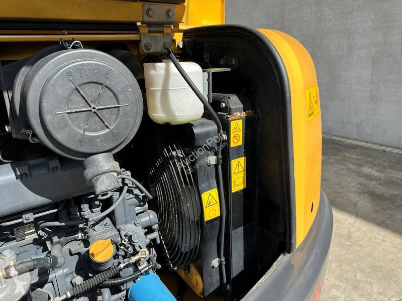 Escavadora Komatsu 7